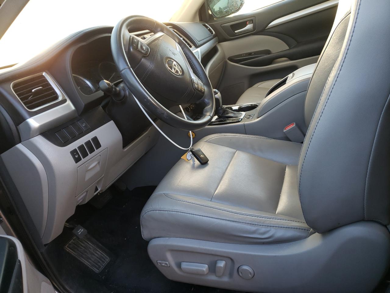 5TDJKRFH2GS505836 TOYOTA HIGHLANDER 2016