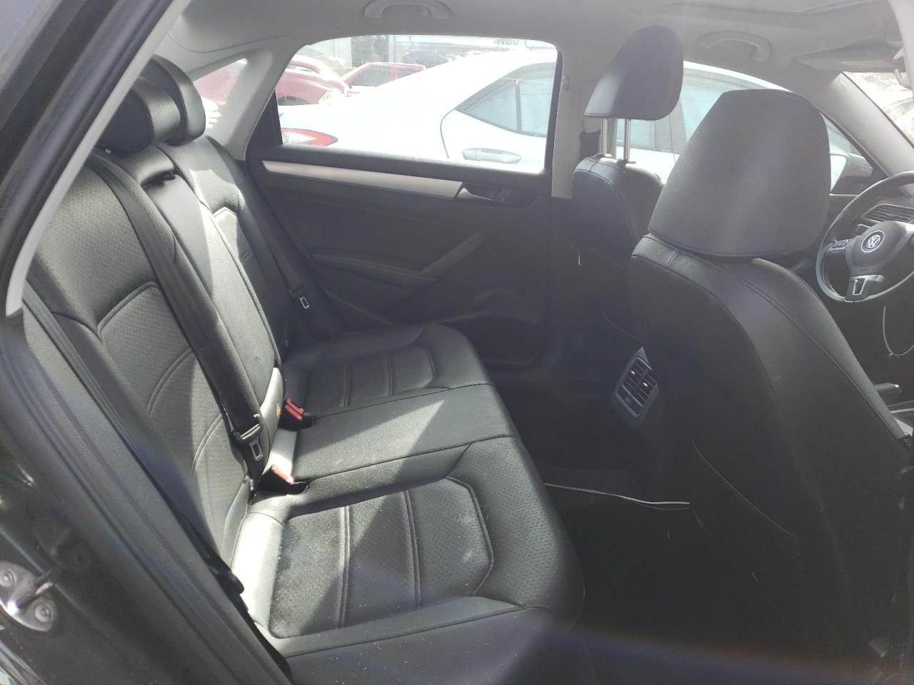 1VWBN7A3XDC027056 2013 Volkswagen Passat Se