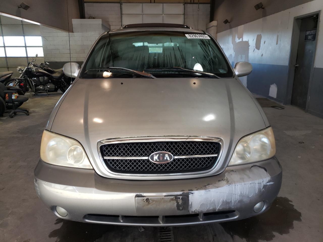 Lot #2339936841 2004 KIA SEDONA