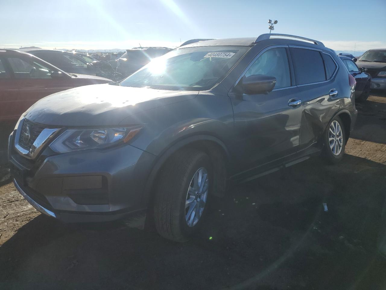 VIN: JN8AT2MV0JW304672 2018 NISSAN ROGUE