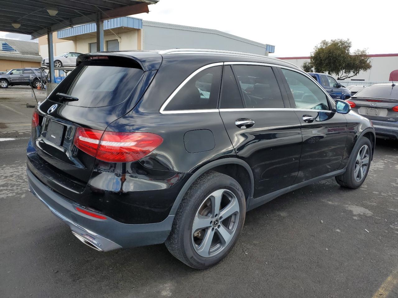 2019 Mercedes-Benz Glc 300 vin: WDC0G4JB0KF505761