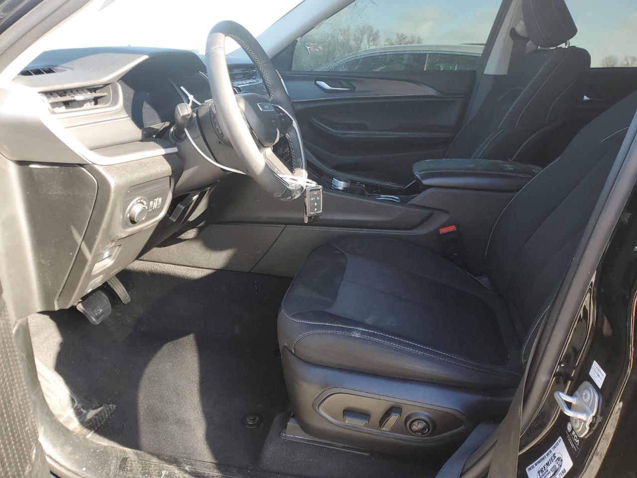 1C4RJKAG0P8816598 2023 Jeep Grand Cherokee L Laredo