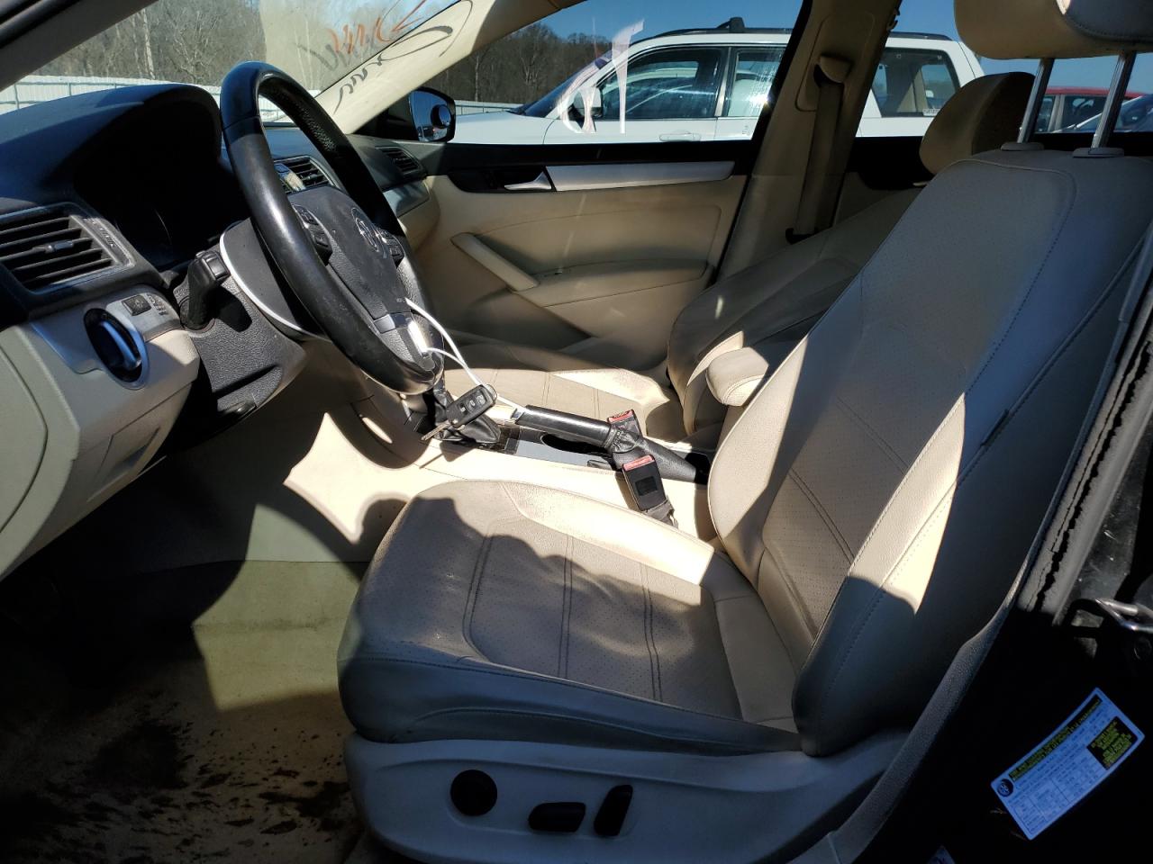 1VWBN7A35DC004672 2013 Volkswagen Passat Se