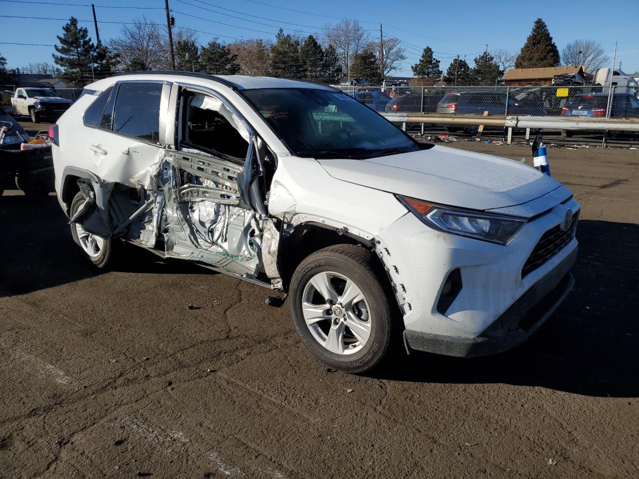 2021 TOYOTA RAV4 XLE 2.5L  4(VIN: 2T3P1RFV5MW203910