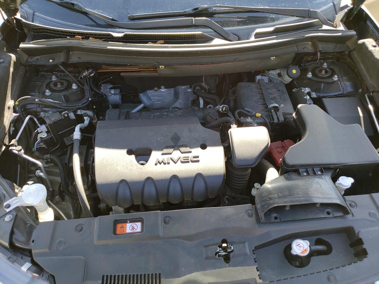 JA4AD3A35KZ045057 2019 Mitsubishi Outlander Se