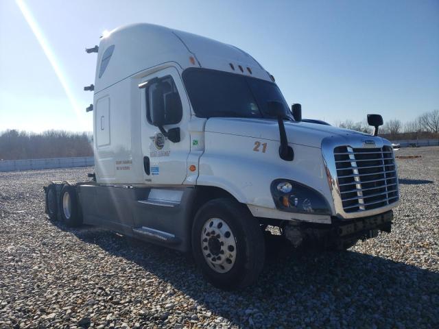 Lot #2457227016 2018 FREIGHTLINER CASCADIA 1 salvage car