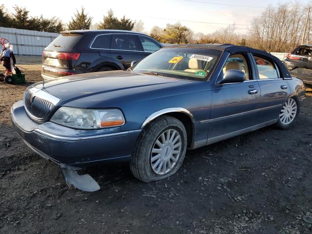 2005 Lincoln Town Car Signature Limited