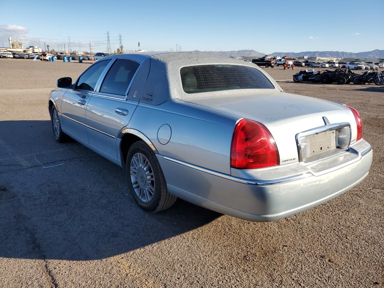 1LNHM82WX6Y626281 2006 Lincoln Town Car Signature Limited