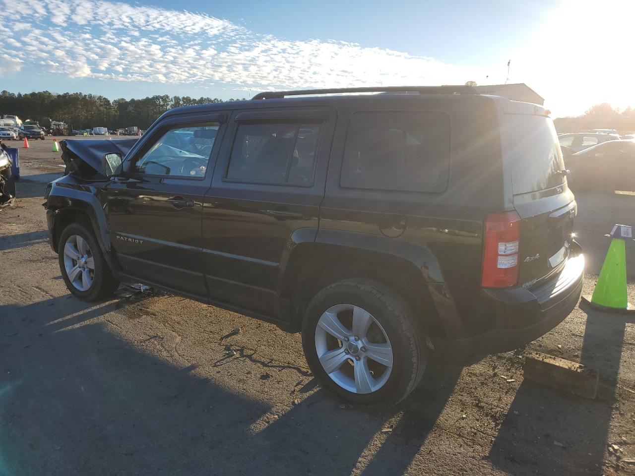 2015 Jeep Patriot Latitude vin: 1C4NJRFB9FD396026