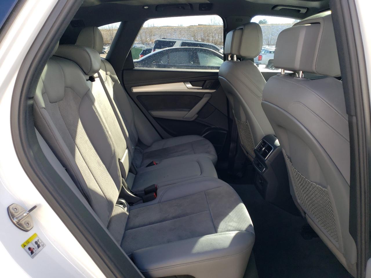 WA1A4AFY6J2161853 2018 Audi Sq5 Premium Plus