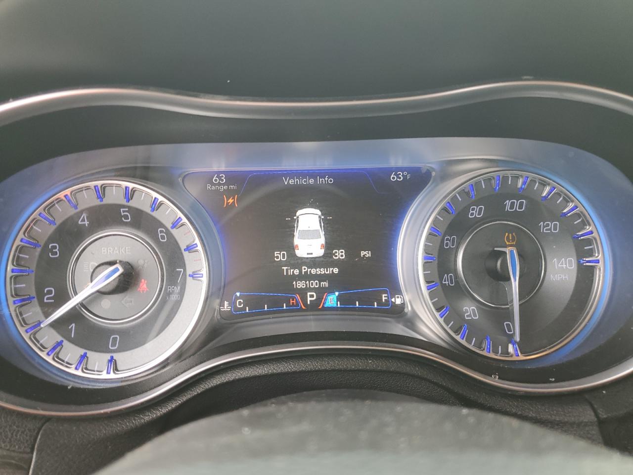 2C3CCAAG4FH930742 2015 Chrysler 300 Limited