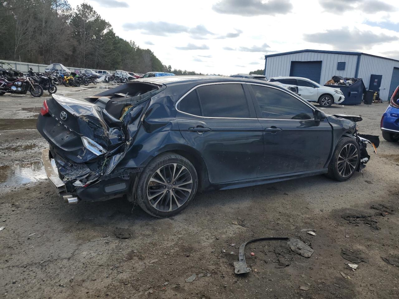 2018 Toyota Camry L vin: 4T1B11HK8JU654011