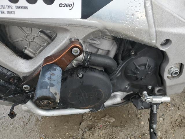 2017 APRILIA RSV4 RR ZD4KEU002HS000670