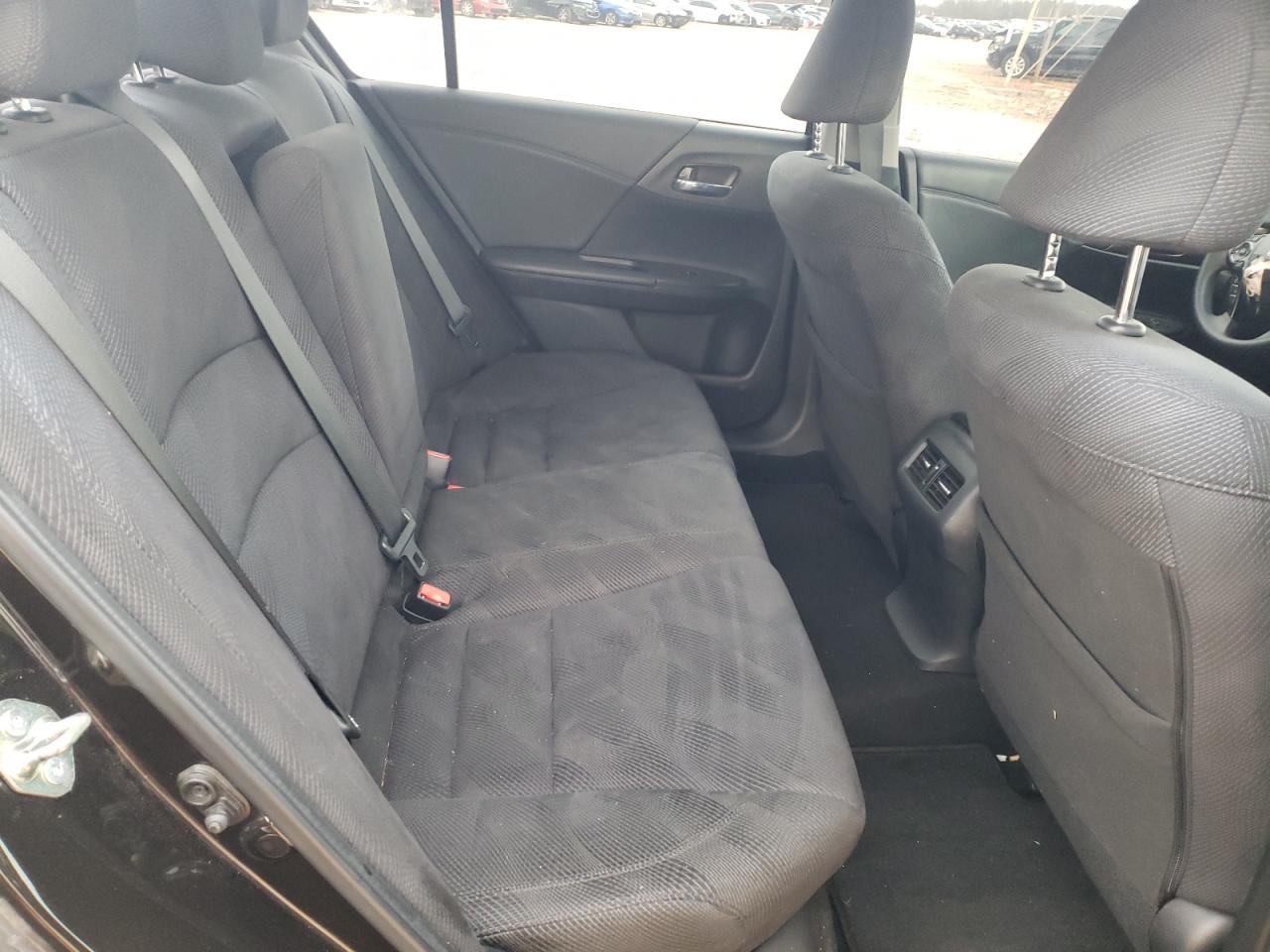 VIN: 1HGCR2F73GA147678 2016 HONDA ACCORD