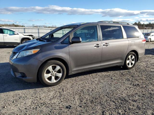 5TDKK3DC3BS043241 | 2011 Toyota sienna le