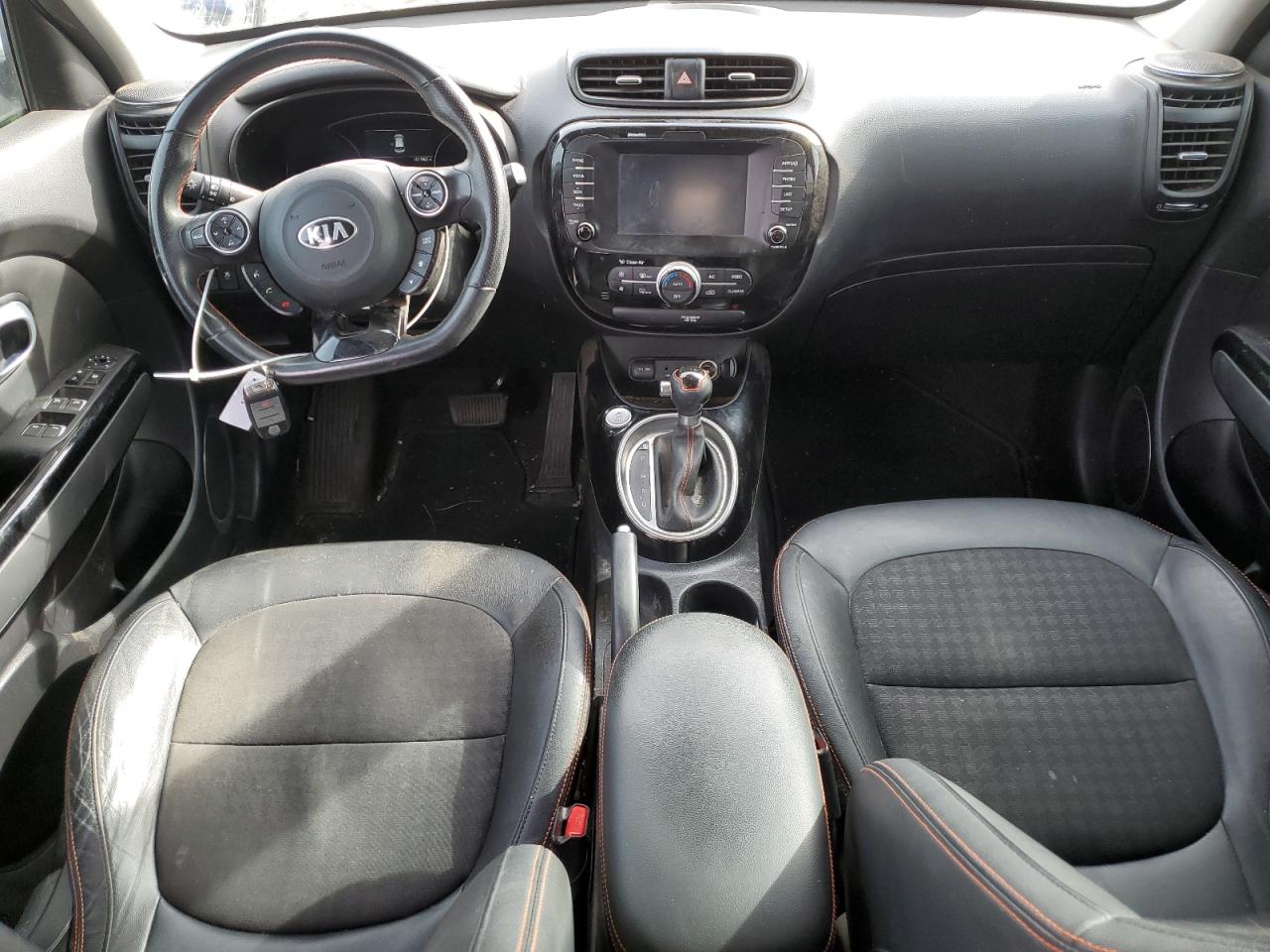 KNDJX3AA0J7539056 2018 Kia Soul !