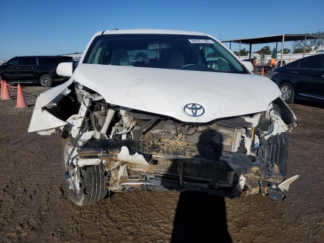 5TDKK3DCXBS096650 | 2011 Toyota sienna le