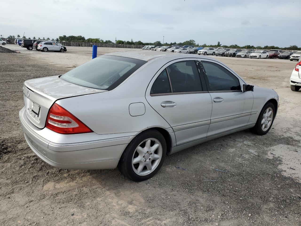 WDBRF61J92E006562 2002 Mercedes-Benz C 240