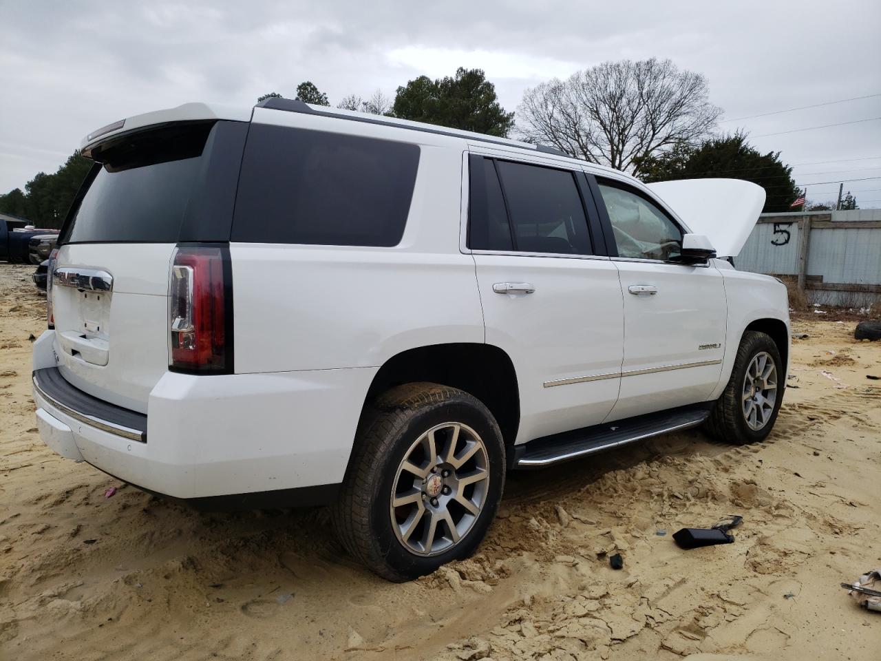 1GKS2CKJ0HR330954 2017 GMC Yukon Denali