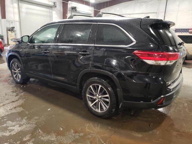 VIN 5TDJZRFH8KS702563 2019 Toyota Highlander, SE no.2