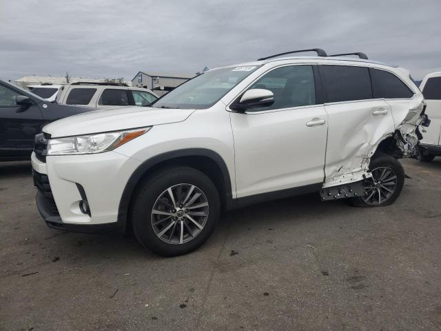 VIN 5TDKZRFH8KS339444 2019 Toyota Highlander, SE no.1