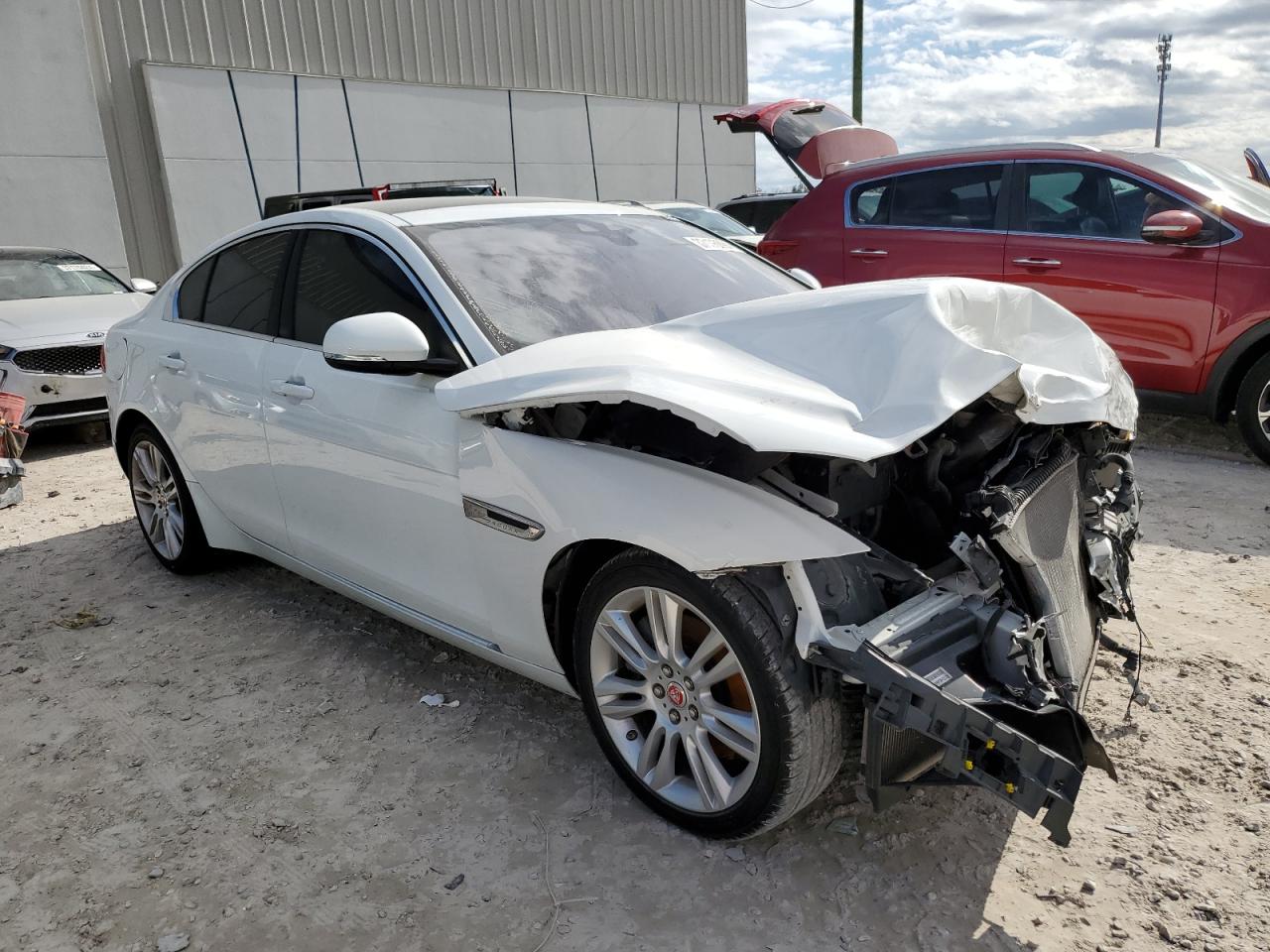 SAJAD4FX5KCP49383 2019 Jaguar Xe Premium