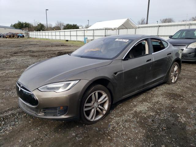 Lot #2413944135 2015 TESLA MODEL S 85 salvage car