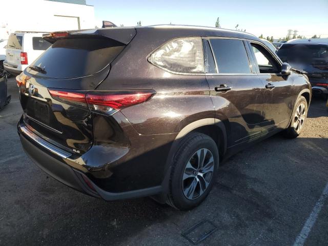 VIN 5TDHZRAH3MS062237 2021 Toyota Highlander, Xle no.3