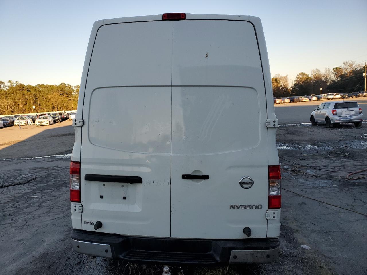 1N6AF0LY9JN812435 2018 Nissan Nv 2500 S