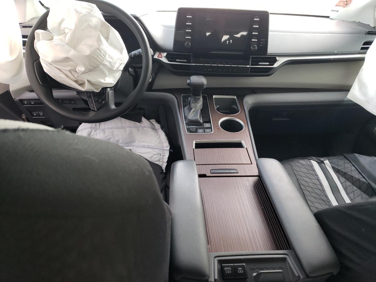 5TDKRKEC5NS117008 2022 Toyota Sienna Le