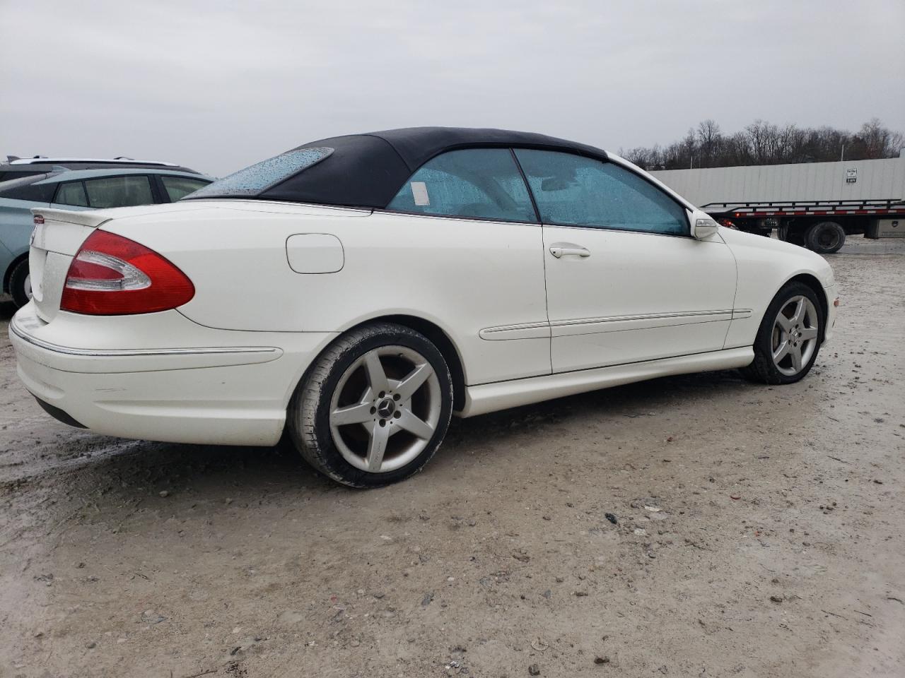 WDBTK75JX5F122739 2005 Mercedes-Benz Clk 500