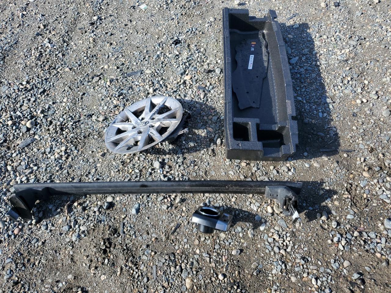 JTDZN3EU6FJ036882 2015 Toyota Prius V