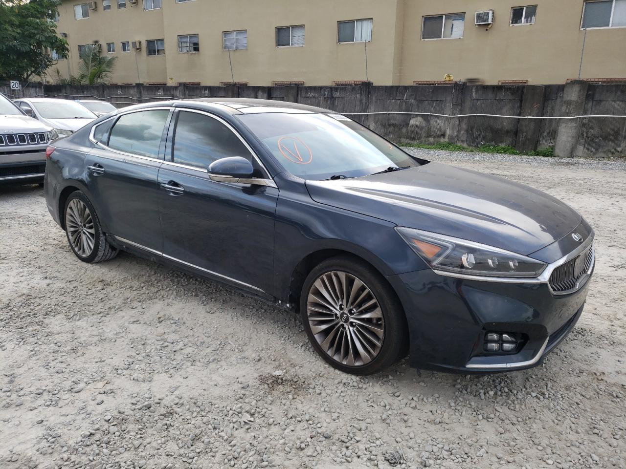 KNALC4J1XH5061533 2017 Kia Cadenza Premium