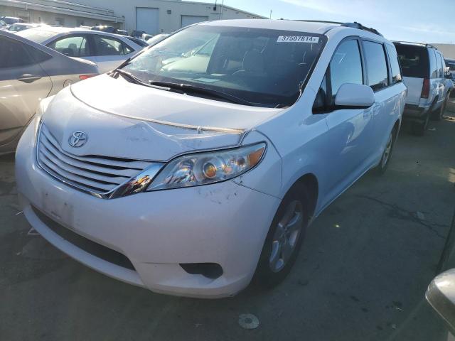 2016 Toyota Sienna LE