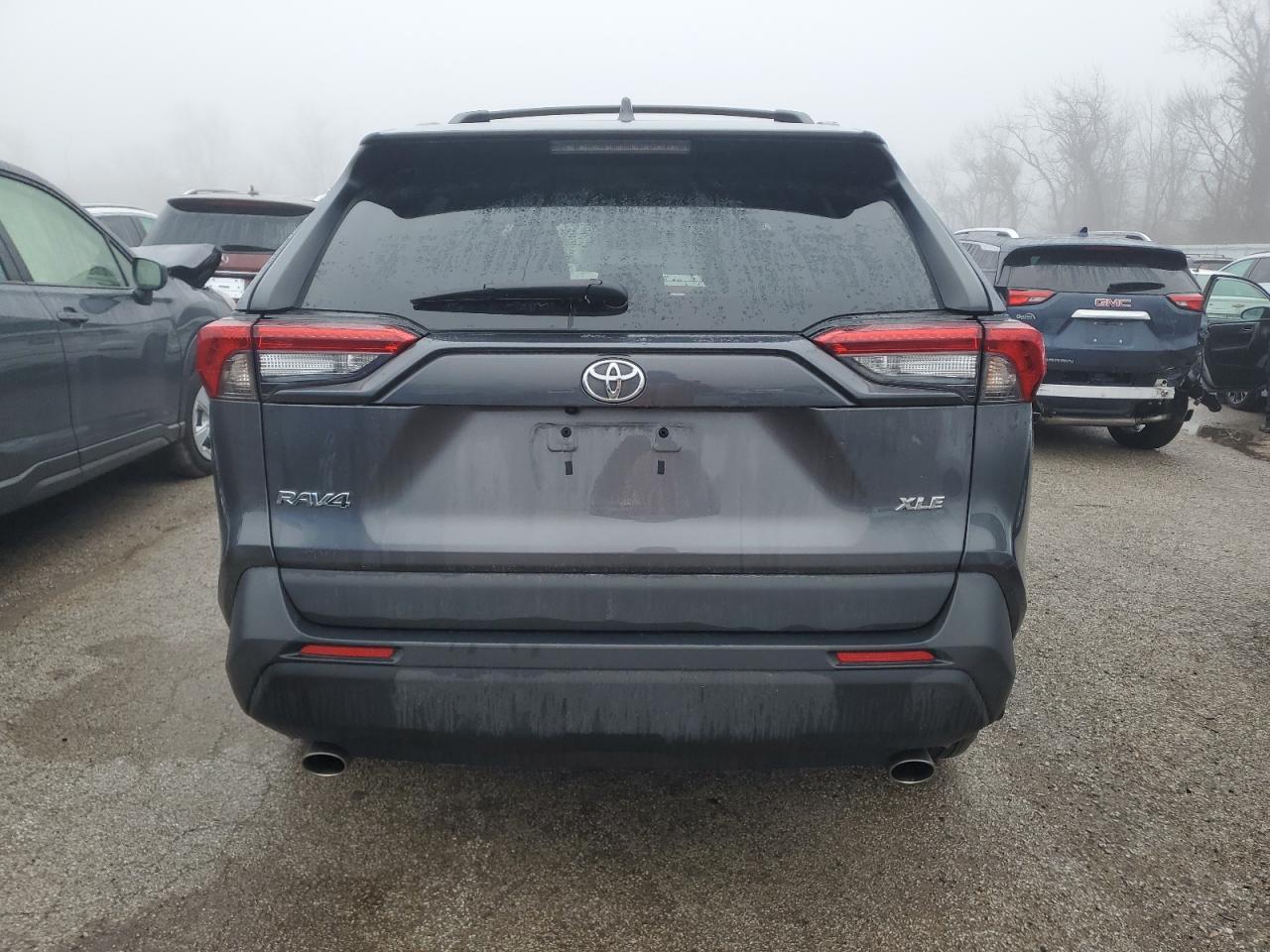 2021 Toyota Rav4 Xle vin: 2T3W1RFV3MC122014