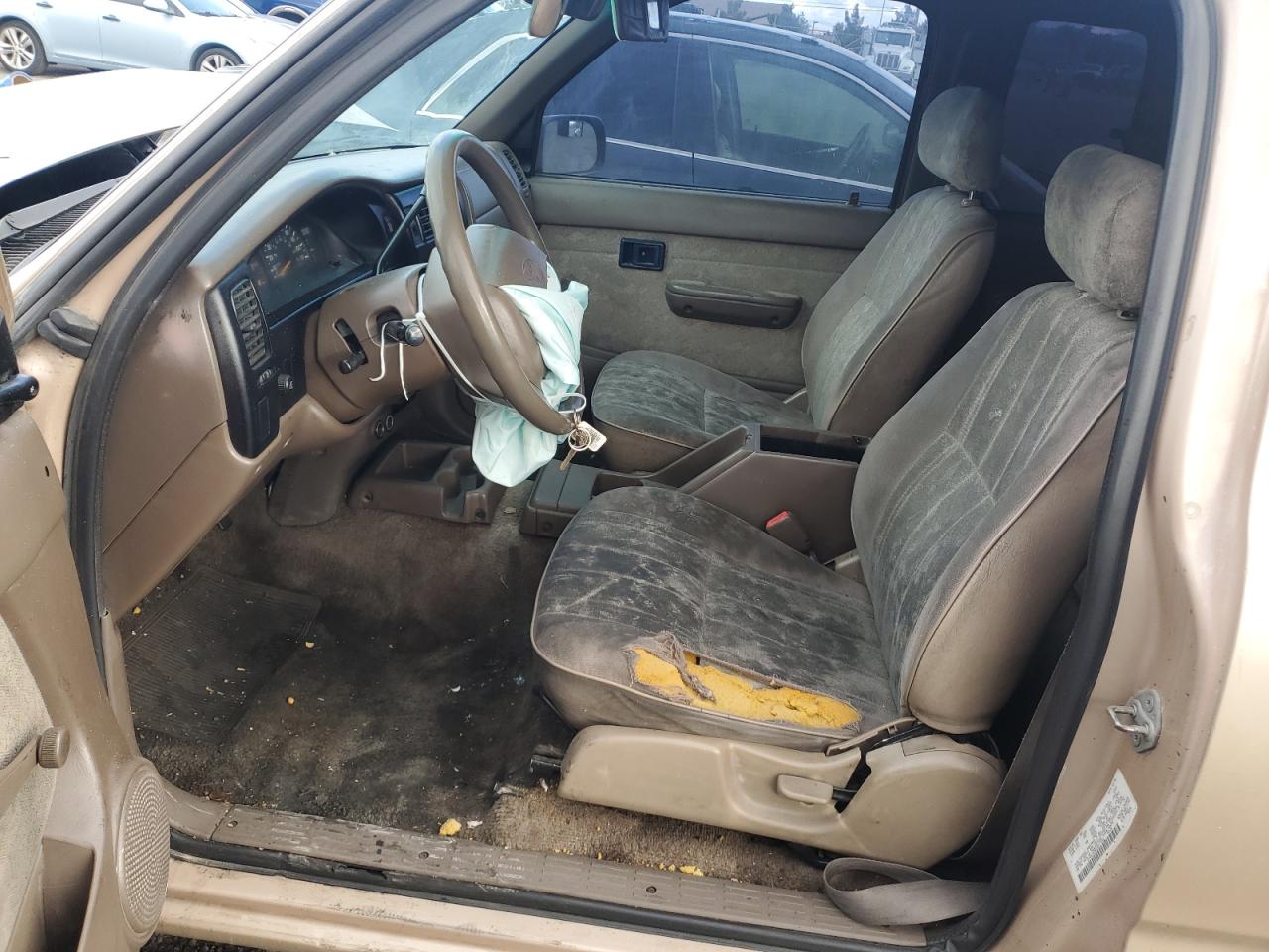 4TAVL52N8YZ617233 2000 Toyota Tacoma Xtracab