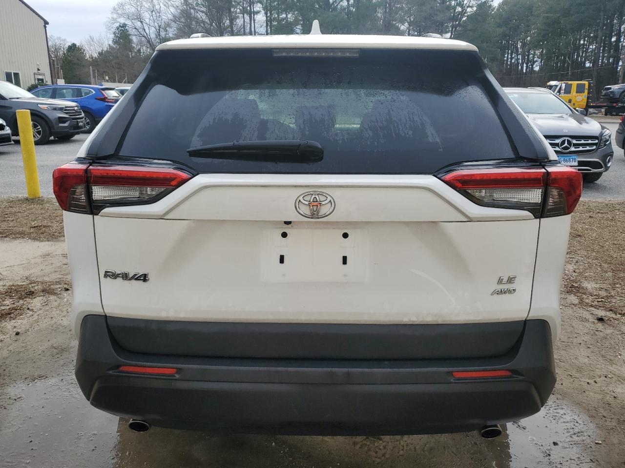 JTMG1RFV0LD064894 2020 Toyota Rav4 Le