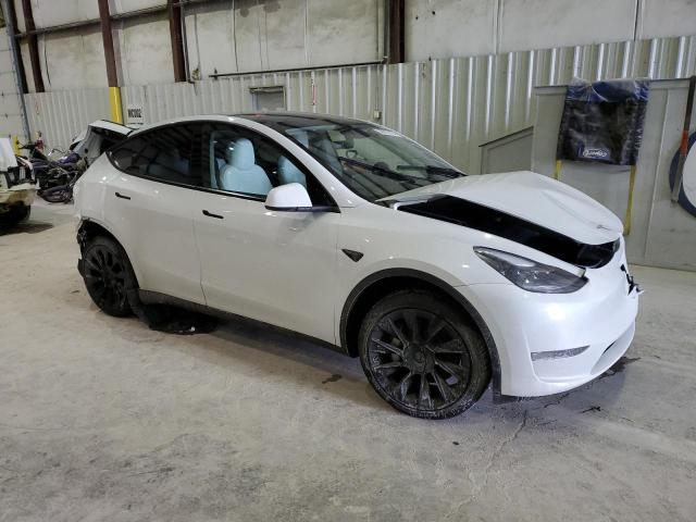 7SAYGAEE7PF904368 Tesla Model Y  4