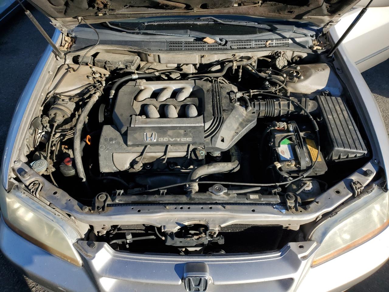 1HGCG1646XA032921 1999 Honda Accord Lx