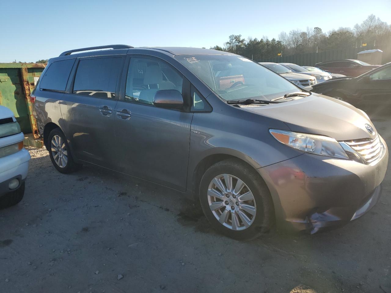 Lot #2339973112 2017 TOYOTA SIENNA LE