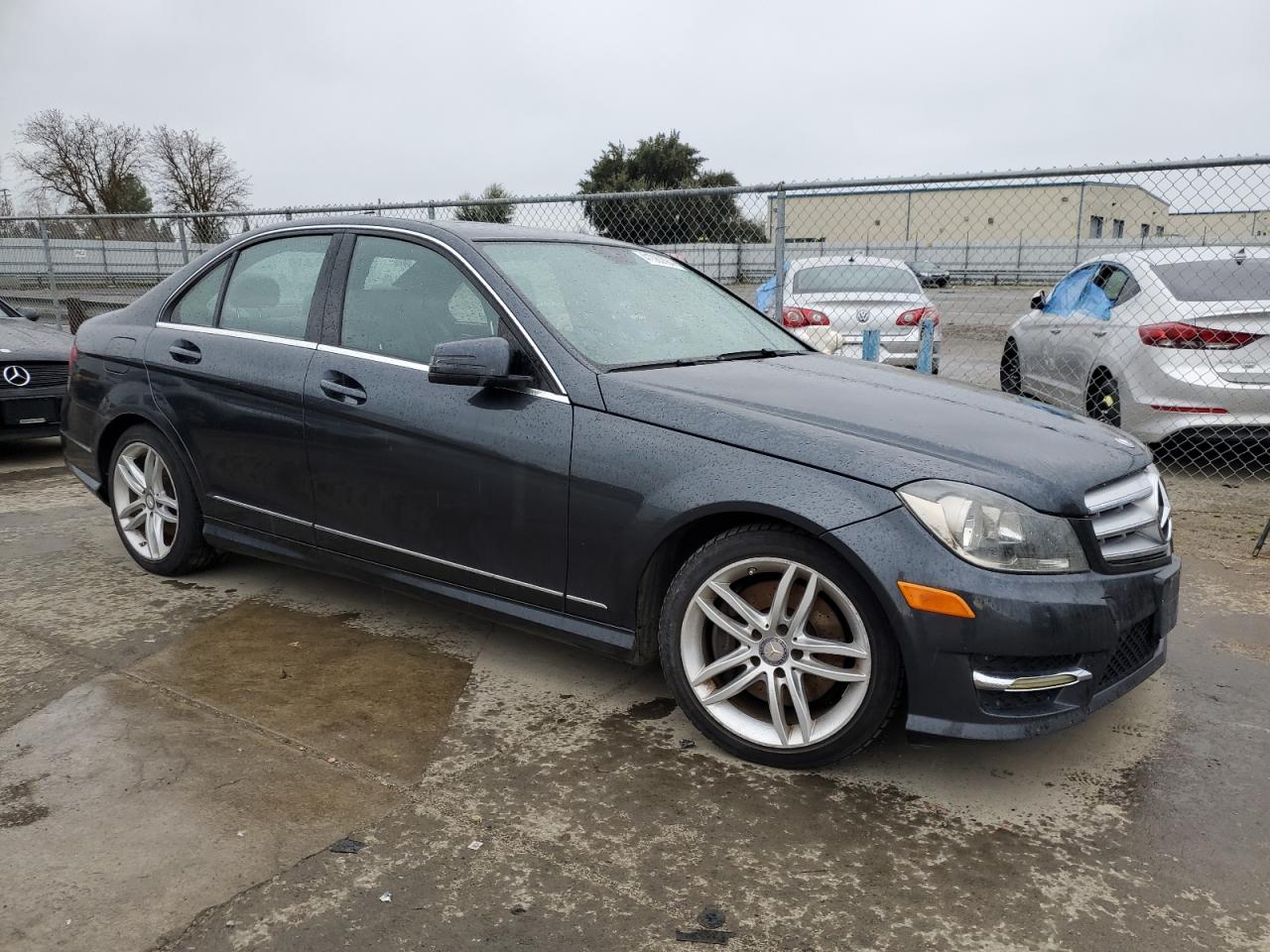 2013 Mercedes-Benz C 300 4Matic vin: WDDGF8AB6DR299691