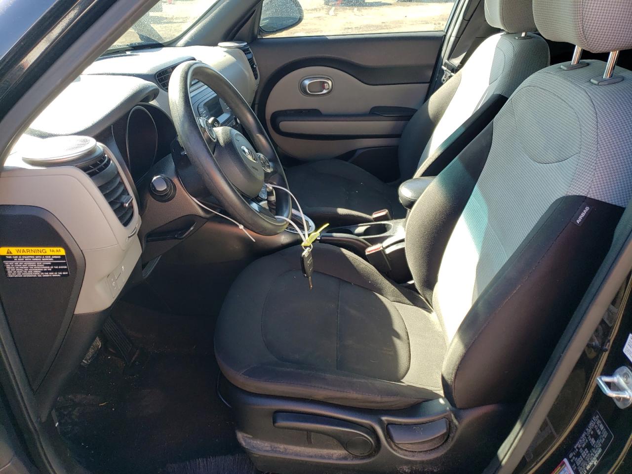 KNDJN2A21G7854983 2016 Kia Soul