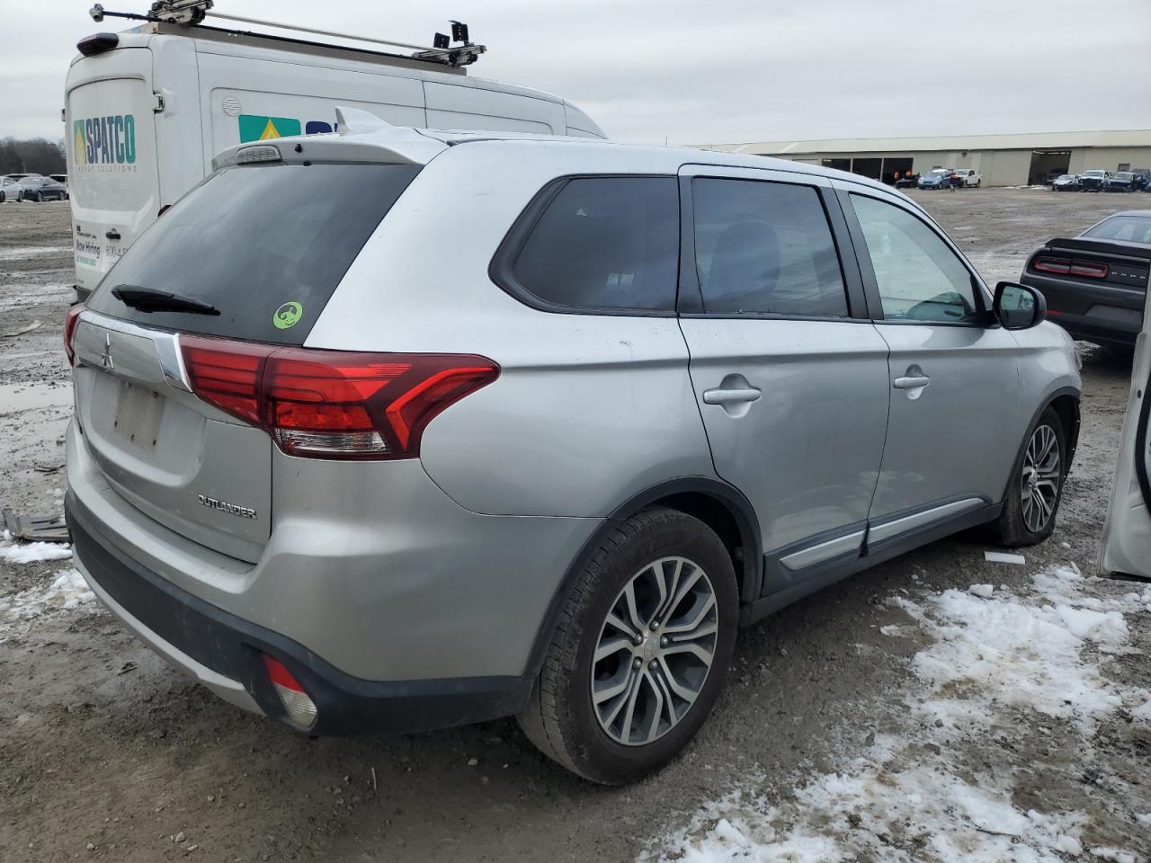 2018 Mitsubishi Outlander Es vin: JA4AD2A34JZ038061