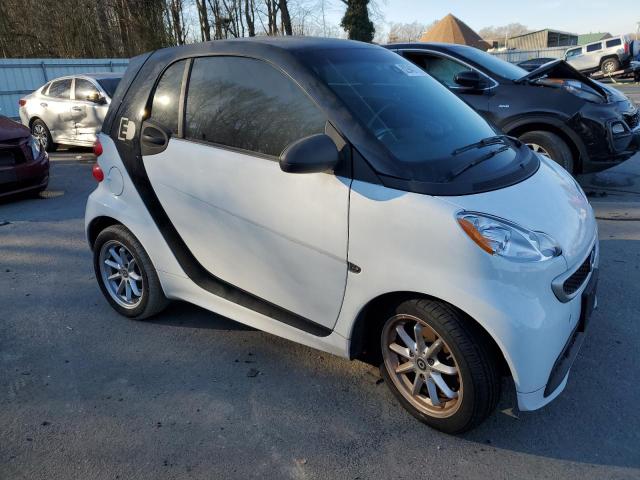 VIN WMEEJ9AA7FK840760 2015 Smart Fortwo no.4