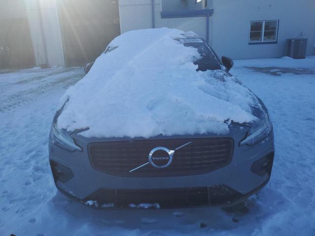 2022 VOLVO S60 B5 MOM 7JRL12TZ2NG161790