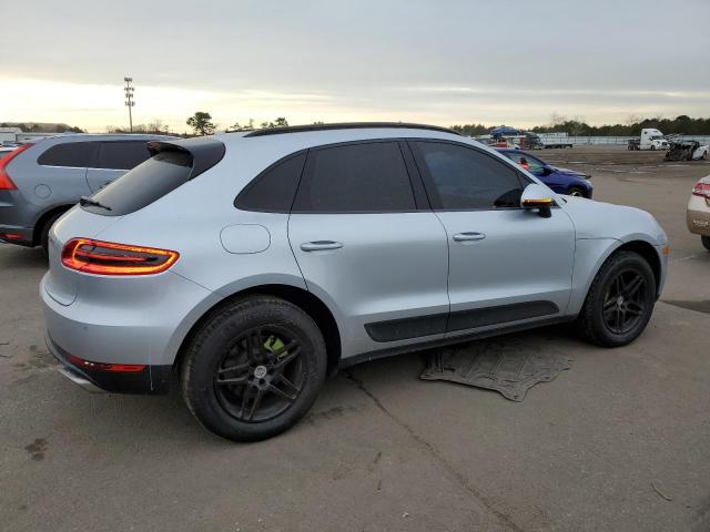 VIN WP1AA2A57HLB04355 2017 Porsche Macan no.3