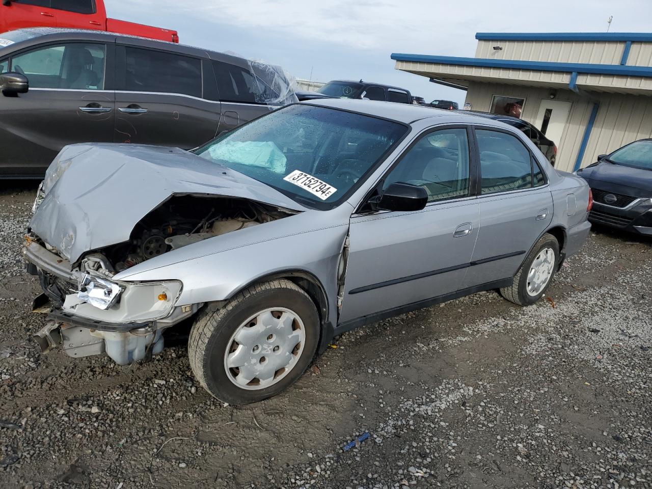 1HGCG5647YA076256 2000 Honda Accord Lx