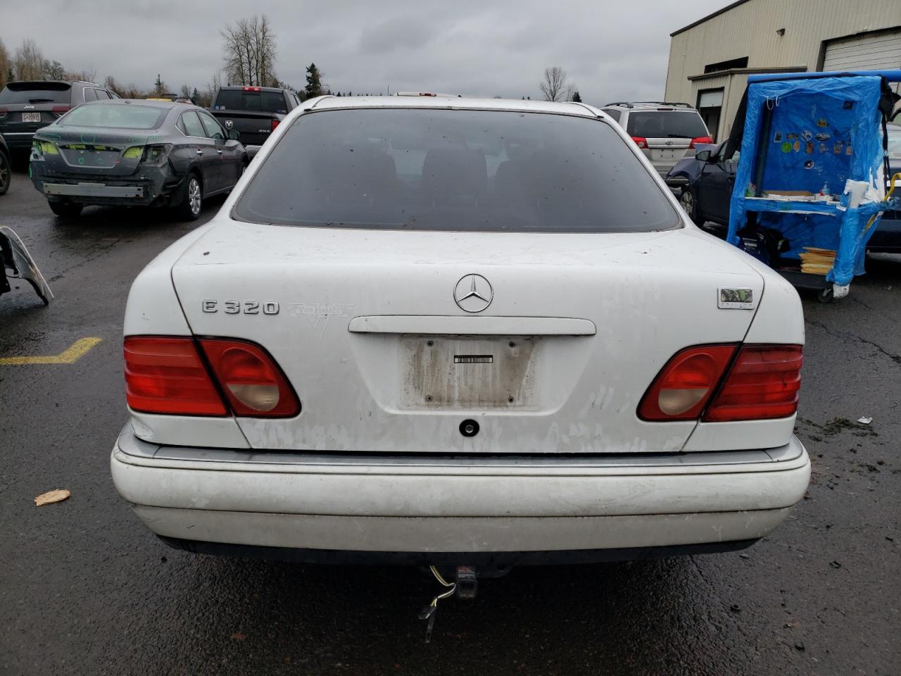 WDBJF65H6XA932811 1999 Mercedes-Benz E 320