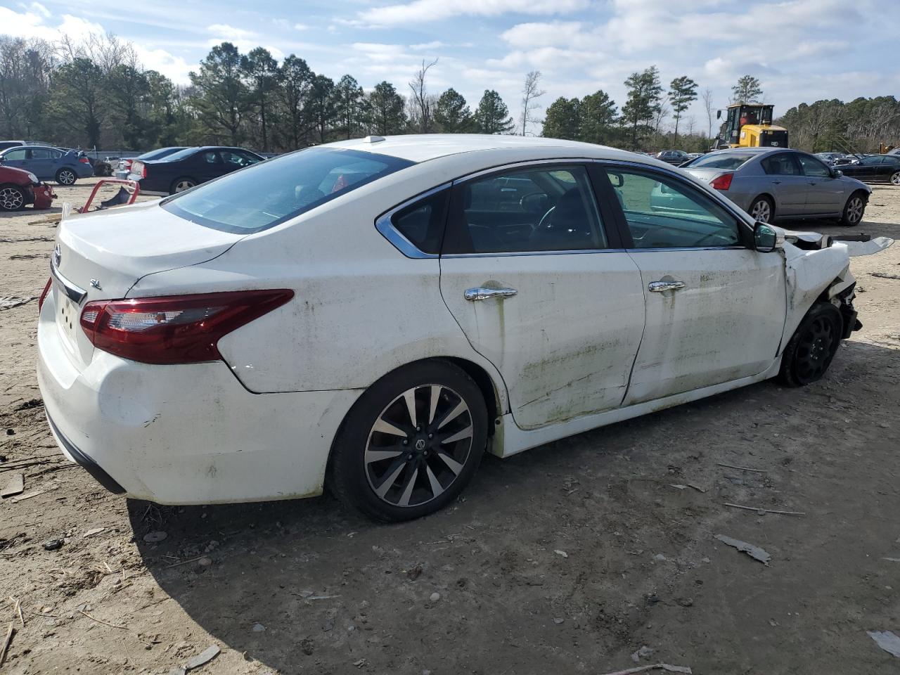 2018 Nissan Altima 2.5 vin: 1N4AL3AP7JC239222