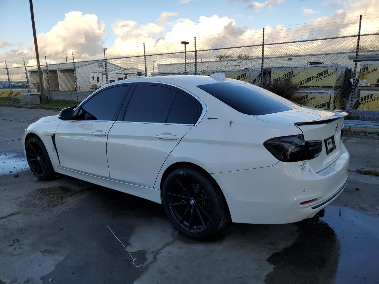 WBA8E1C37HA158810 BMW 3 Series 2017. Фото: 1